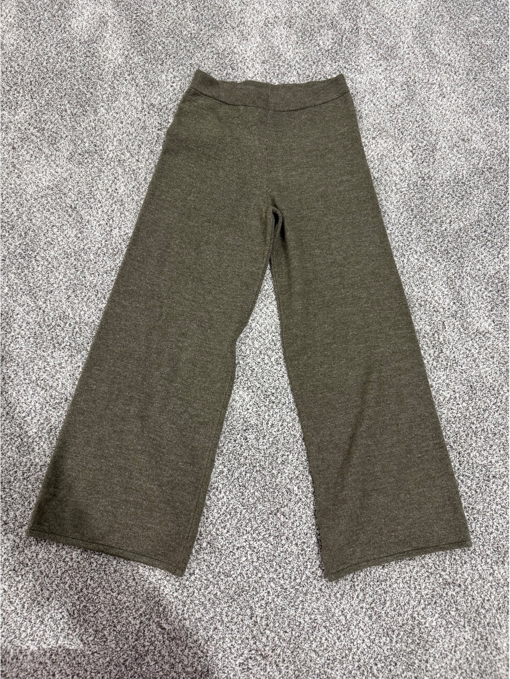Neutral Ground Women’s Olive Green Wide Leg Knit Pants Size Medium